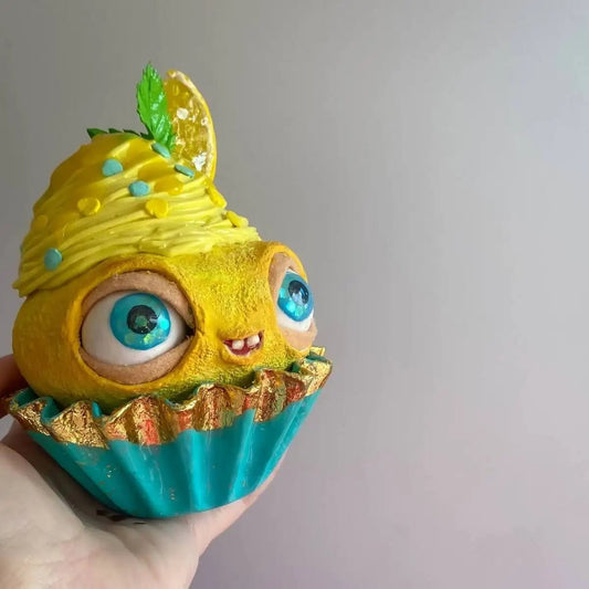 Handmade lemon cupcake figurine – front view, papier-mâché and resin