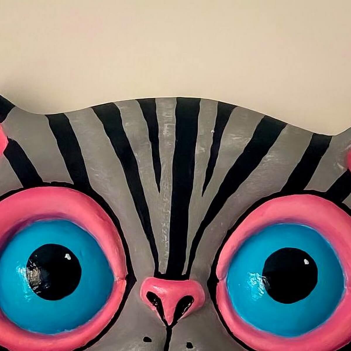 Wall Decor "Gray Cat" – Papier-Mâché 🐱✨