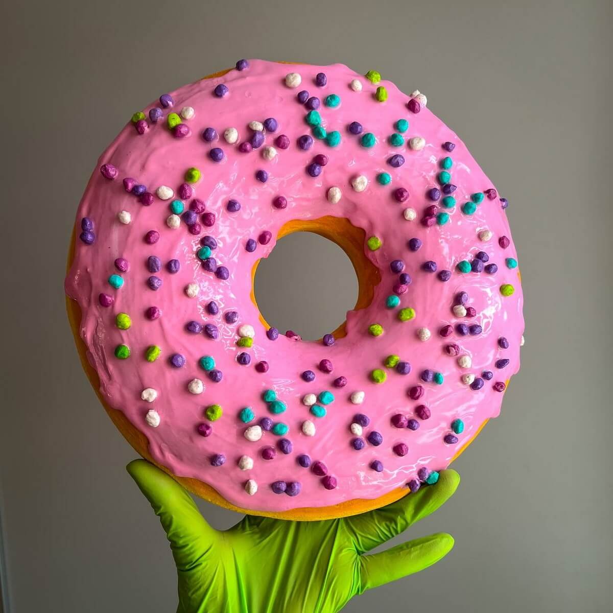 Big Pink Donut – Papier-Mâché🍩✨