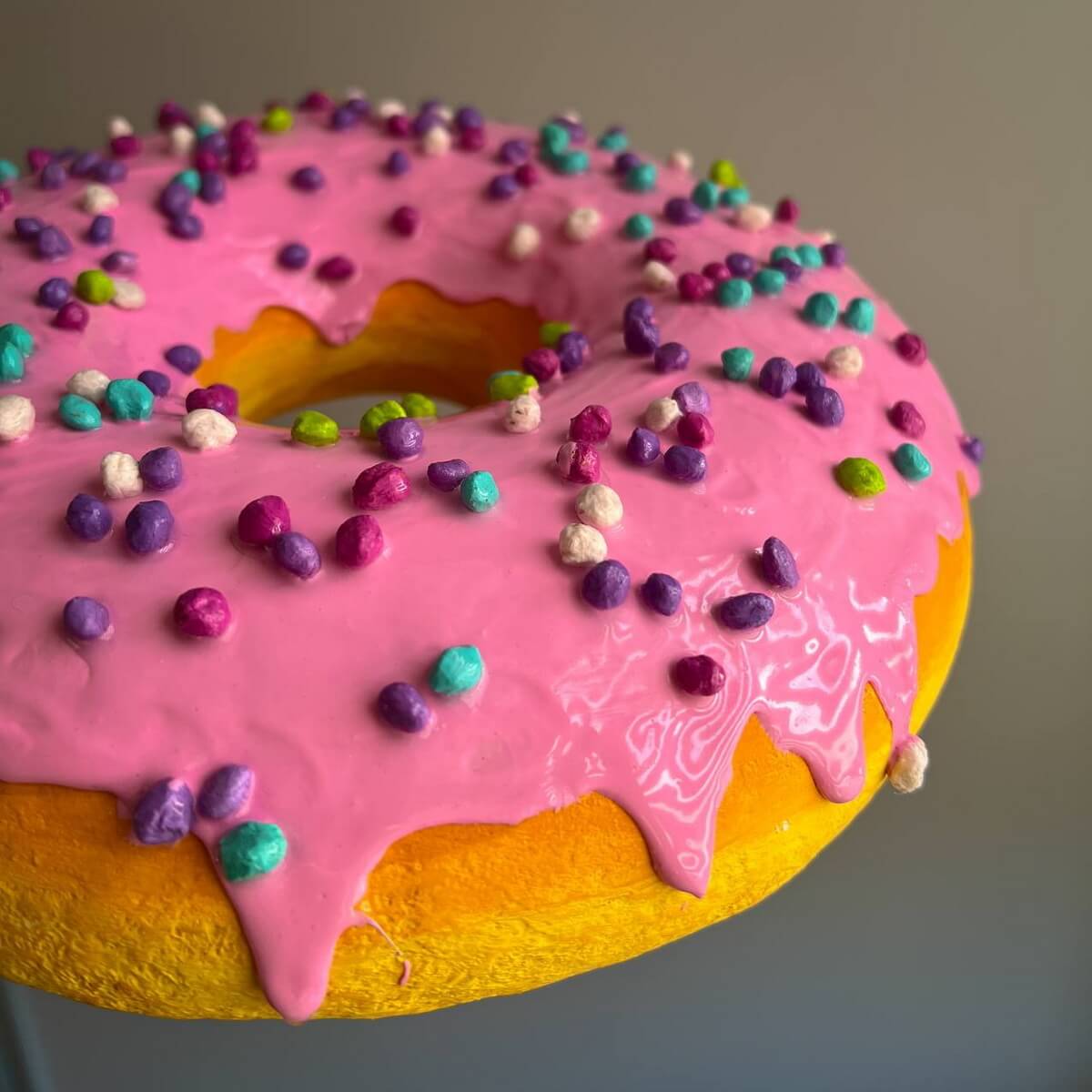 Big Pink Donut – Papier-Mâché🍩✨