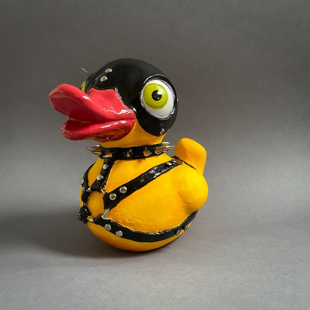 BDSM Duck – Collectible Papier-Mâché Figure 🦆🖤