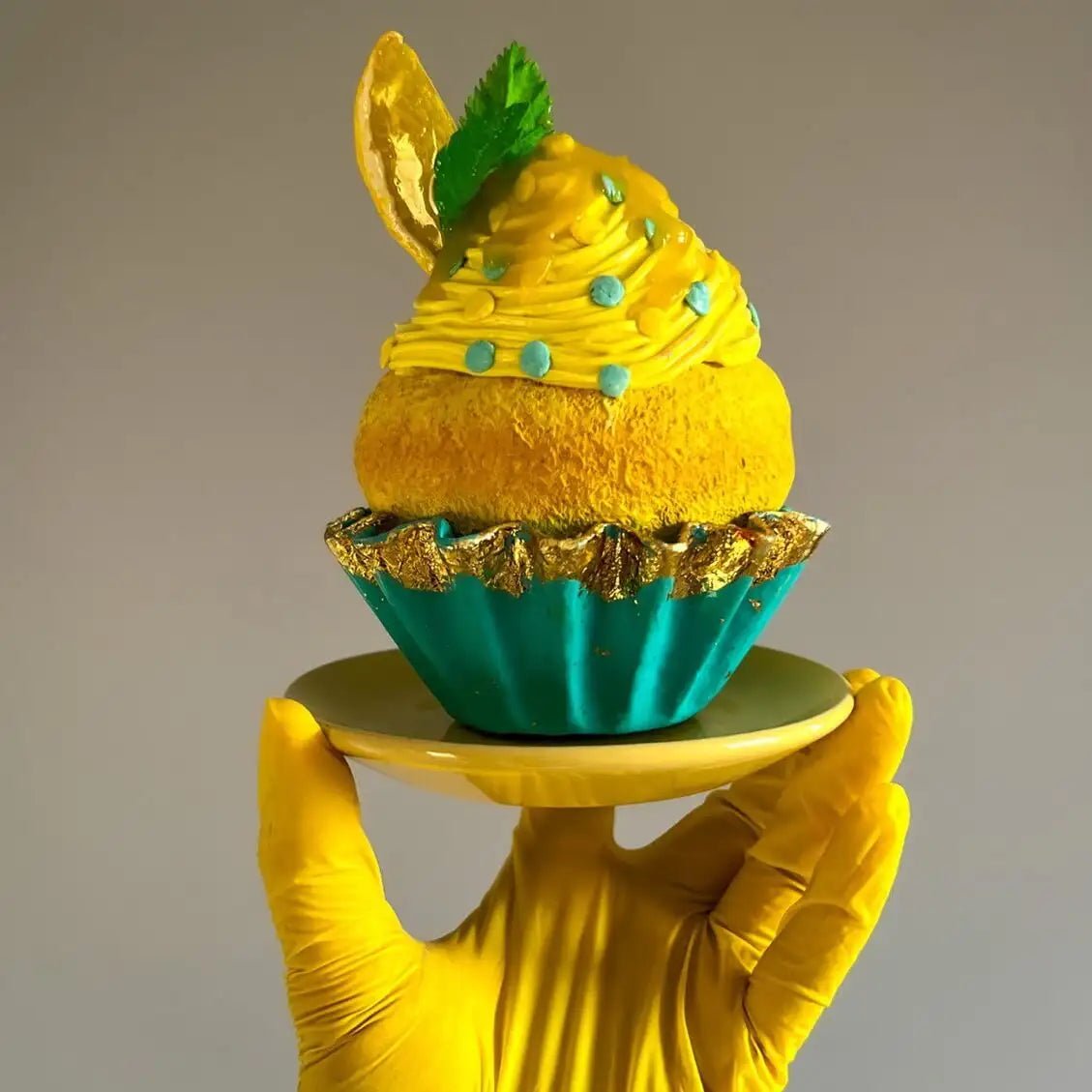 Back of lemon cupcake – gold leaf and leaf detail